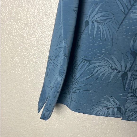 Blue Leaf Print Button-Up Shirt - Picture 7 of 14